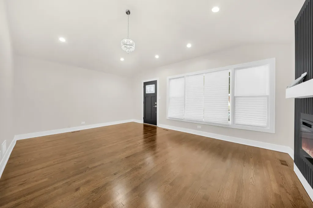 4331 South Campbell Avenue Chicago IL 60632