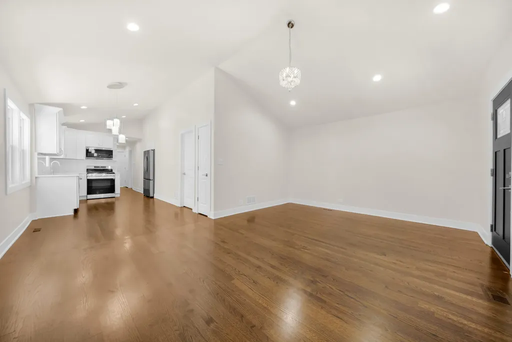 4331 South Campbell Avenue Chicago IL 60632