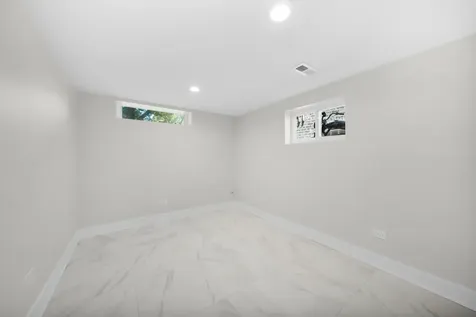 4331 South Campbell Avenue Chicago IL 60632