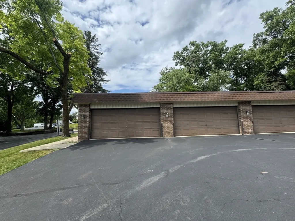3425 83RD Street Woodridge IL 60517