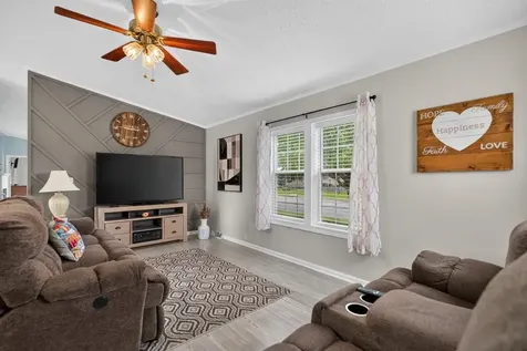 5604 Irving Boulevard Machesney Park IL 61115