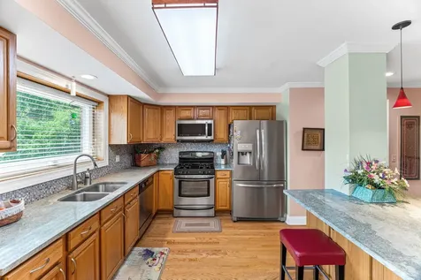 1339 East Central Road Arlington Heights IL 60005
