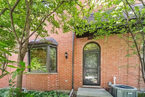 1339 East Central Road Arlington Heights IL 60005
