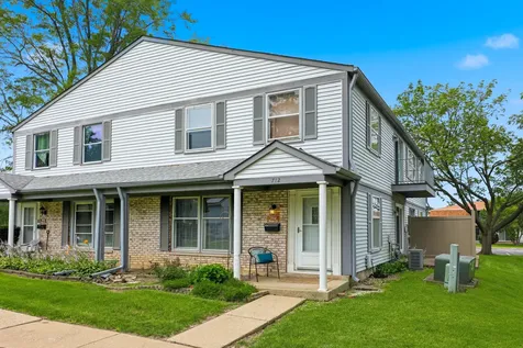 712 Shaw Court Schaumburg IL 60194