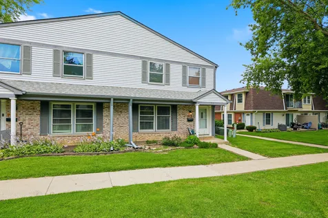 712 Shaw Court Schaumburg IL 60194