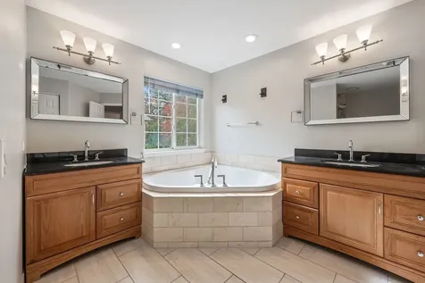 722 Aster Drive Gurnee IL 60031