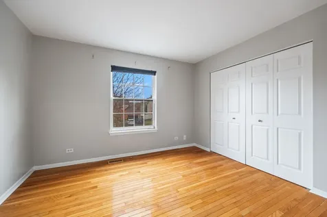 722 Aster Drive Gurnee IL 60031