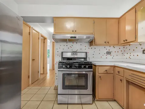 3860 North Oketo Avenue Chicago IL 60634