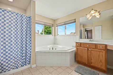 88 Westbourne Avenue Sugar Grove IL 60554