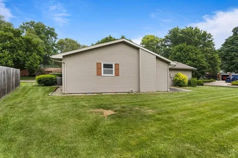 2107 Gunn Drive Champaign IL 61821