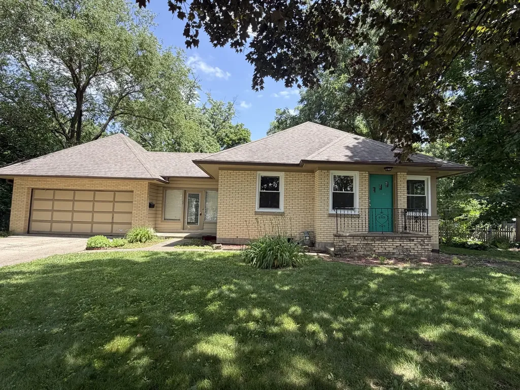 150 Woodland Road Libertyville IL 60048