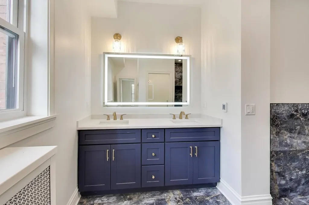 1201 East Madison Park Drive Chicago IL 60615