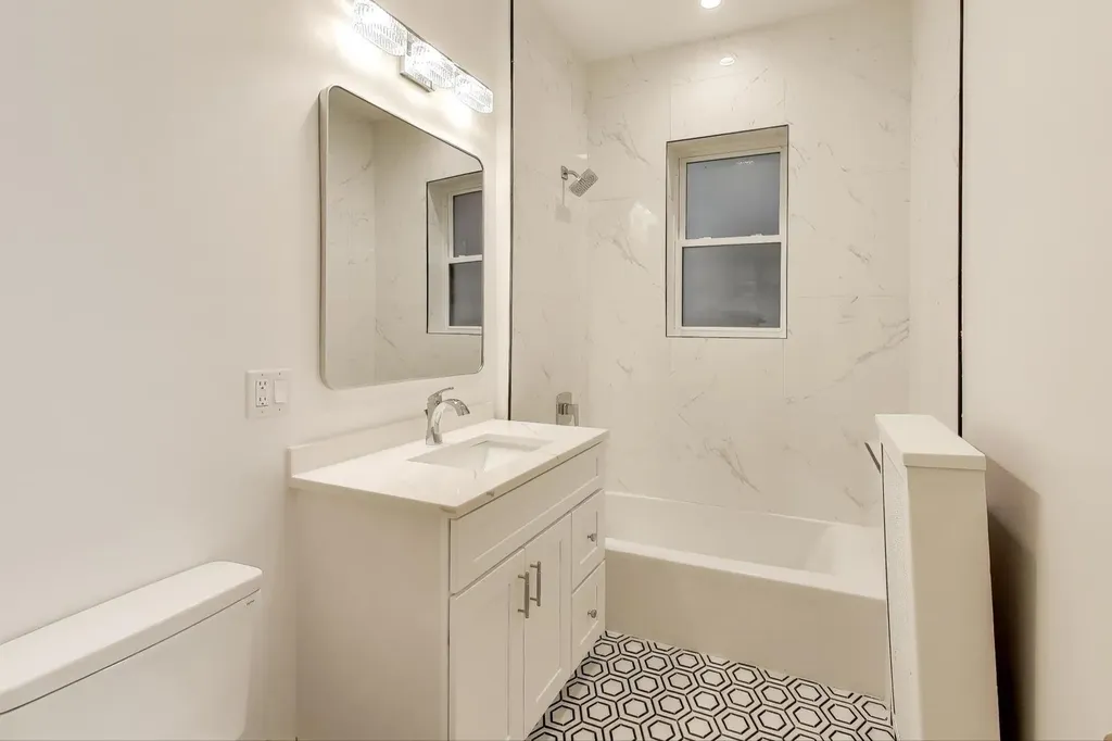 1201 East Madison Park Drive Chicago IL 60615