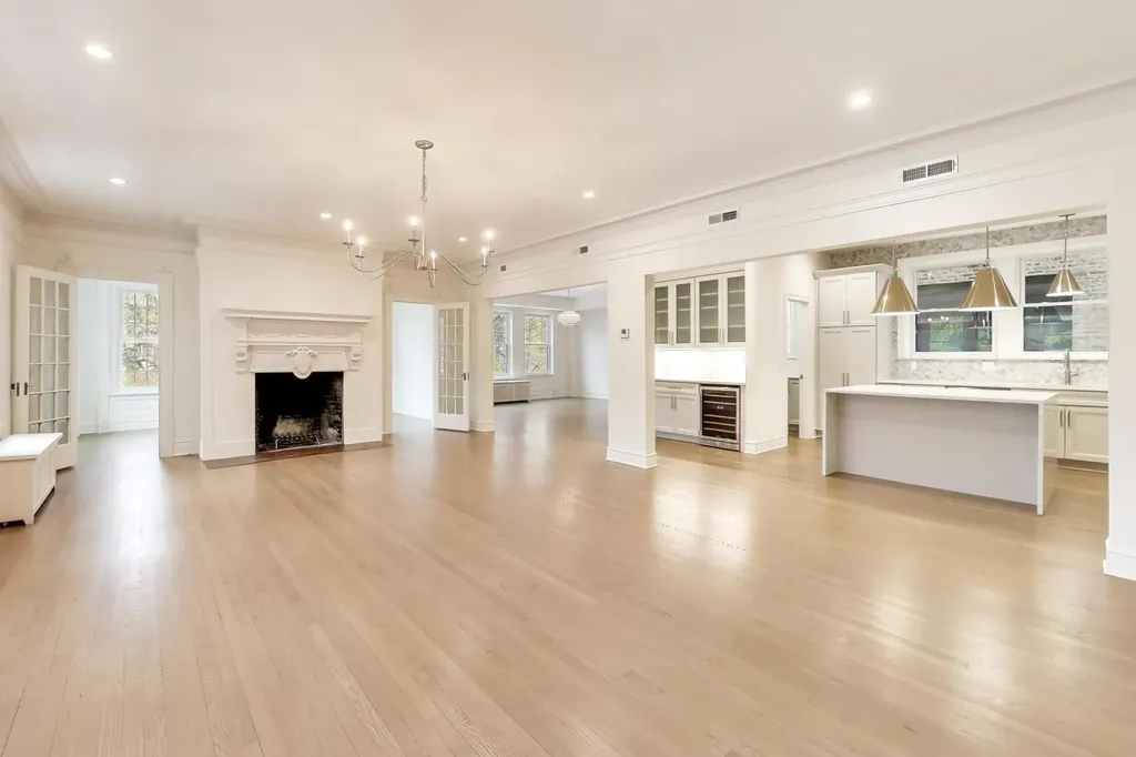 1201 East Madison Park Drive Chicago IL 60615