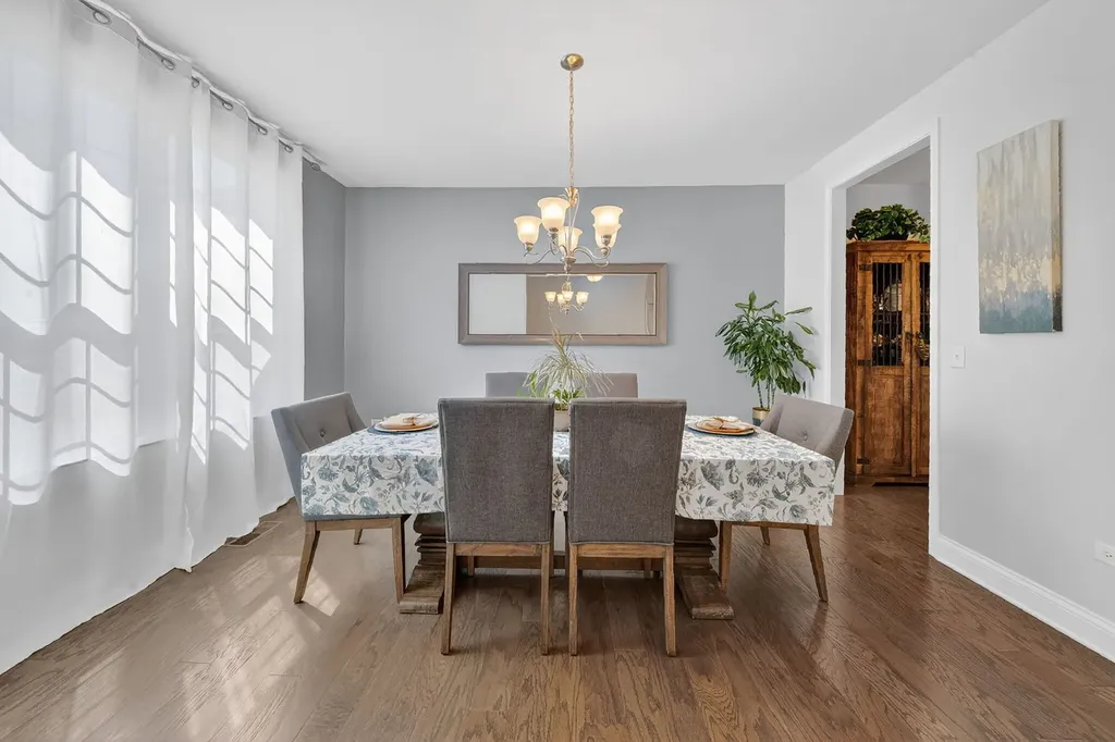 4319 Plantree Road Naperville IL 60564