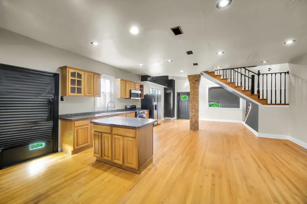 3844 South Artesian Avenue Chicago IL 60632