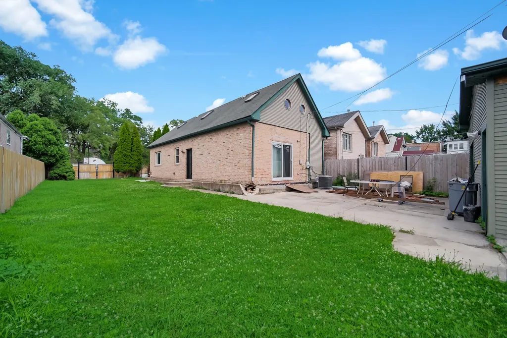3844 South Artesian Avenue Chicago IL 60632