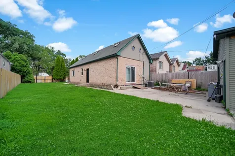 3844 South Artesian Avenue Chicago IL 60632