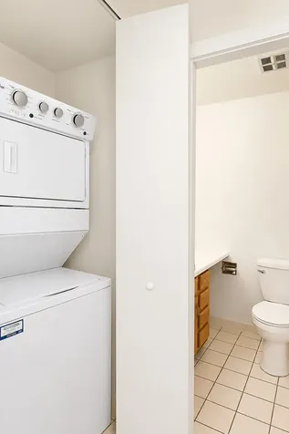1811 Four Lakes Avenue Lisle IL 60532