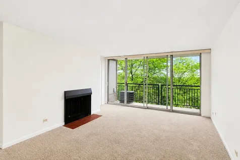 1811 Four Lakes Avenue Lisle IL 60532