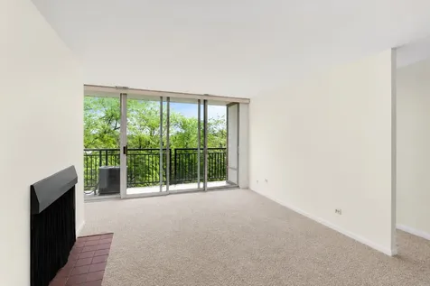 1811 Four Lakes Avenue Lisle IL 60532