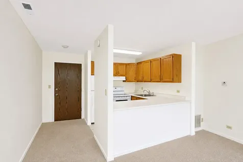 1811 Four Lakes Avenue Lisle IL 60532
