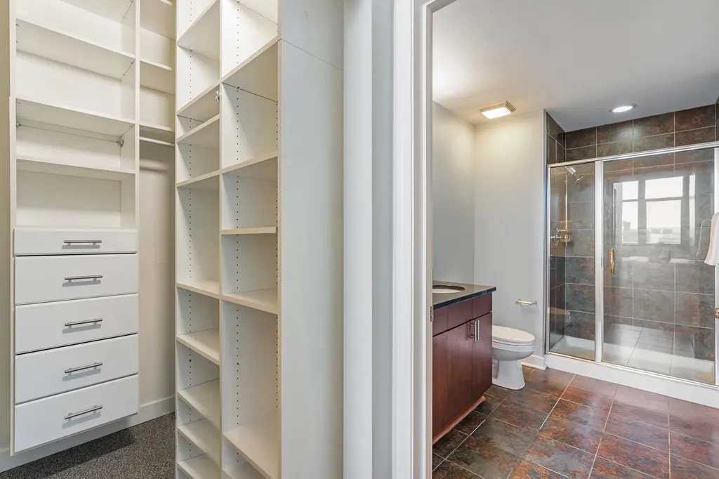 320 East 21st Street Chicago IL 60616