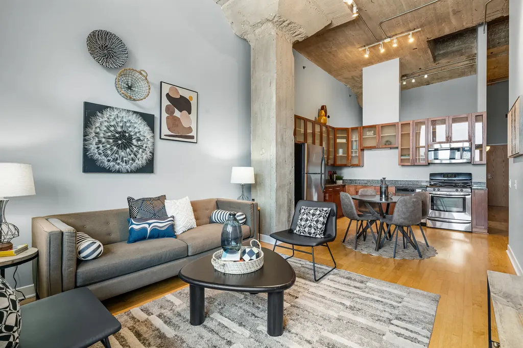 320 East 21st Street Chicago IL 60616