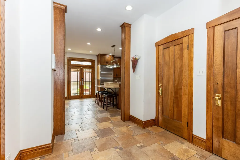4136 North Lavergne Avenue Chicago IL 60641