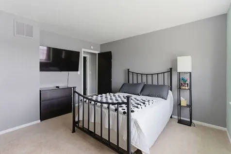 670 Versailles Circle Elk Grove Village IL 60007
