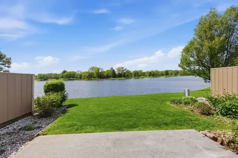 670 Versailles Circle Elk Grove Village IL 60007