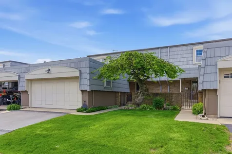 670 Versailles Circle Elk Grove Village IL 60007