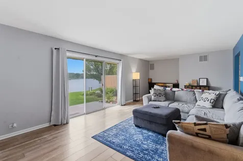 670 Versailles Circle Elk Grove Village IL 60007