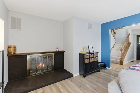 670 Versailles Circle Elk Grove Village IL 60007