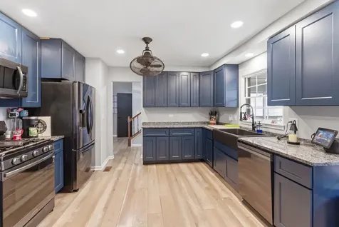 670 Versailles Circle Elk Grove Village IL 60007