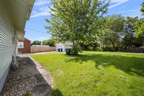 520 Pine Street Kewanee IL 61443
