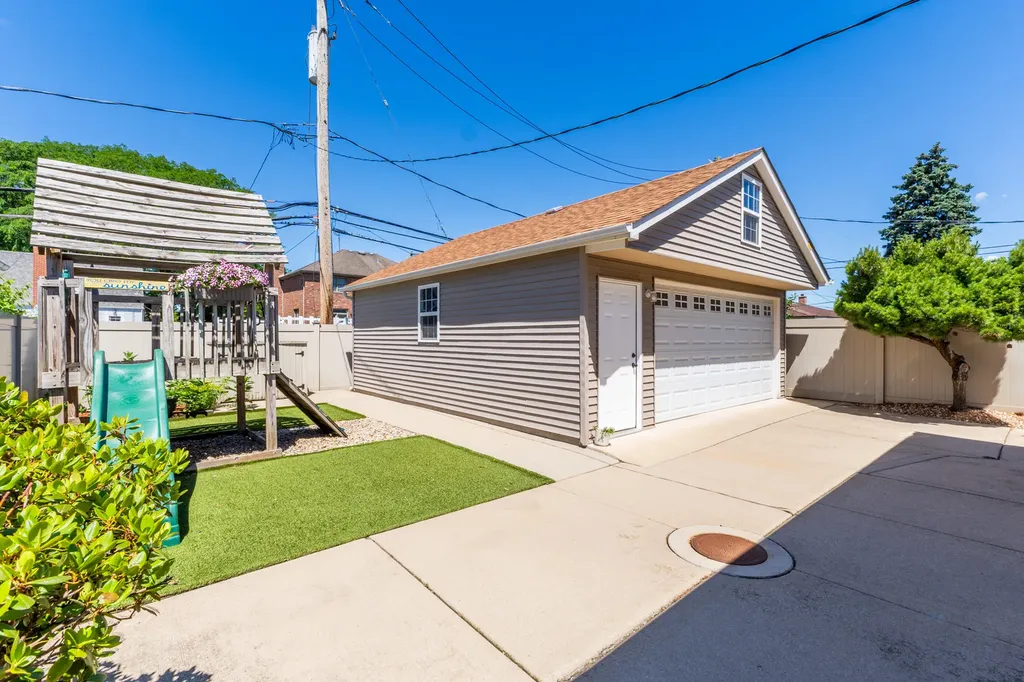 10318 South Avers Avenue Chicago IL 60655