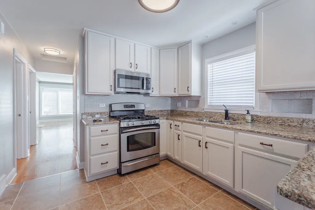 10318 South Avers Avenue Chicago IL 60655