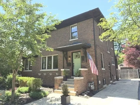 738 North Pine Avenue Arlington Heights IL 60004