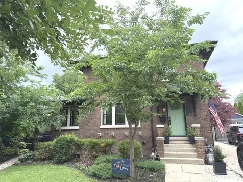738 North Pine Avenue Arlington Heights IL 60004
