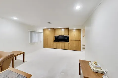 301 South Yale Avenue Arlington Heights IL 60005