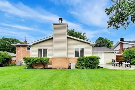 301 South Yale Avenue Arlington Heights IL 60005