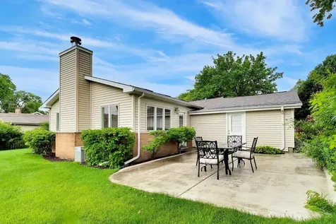 301 South Yale Avenue Arlington Heights IL 60005