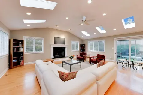 301 South Yale Avenue Arlington Heights IL 60005