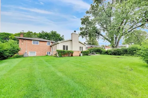 301 South Yale Avenue Arlington Heights IL 60005