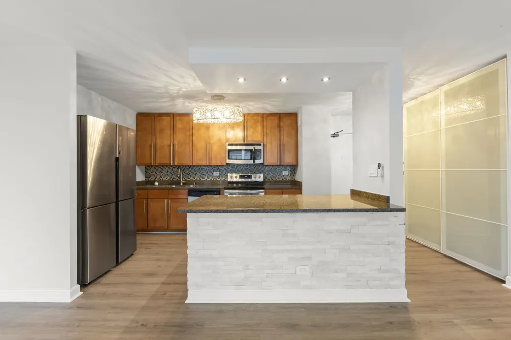 5455 North Sheridan Road Chicago IL 60640