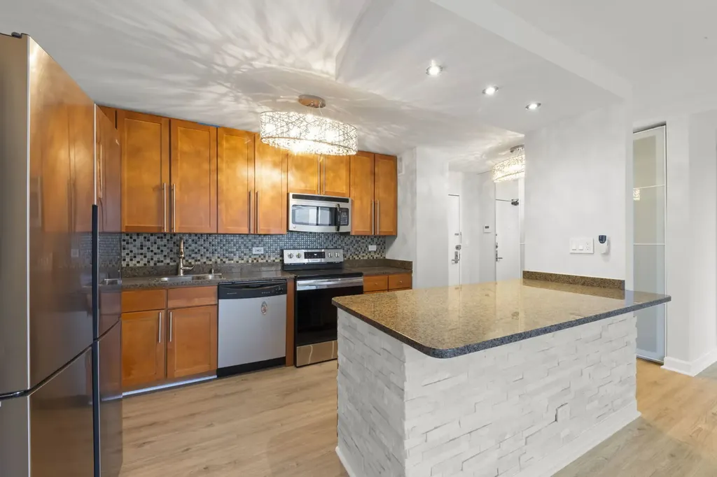 5455 North Sheridan Road Chicago IL 60640