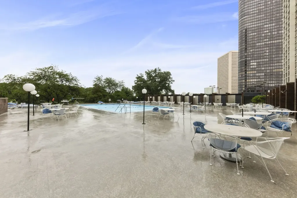 5455 North Sheridan Road Chicago IL 60640