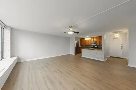 5455 North Sheridan Road Chicago IL 60640