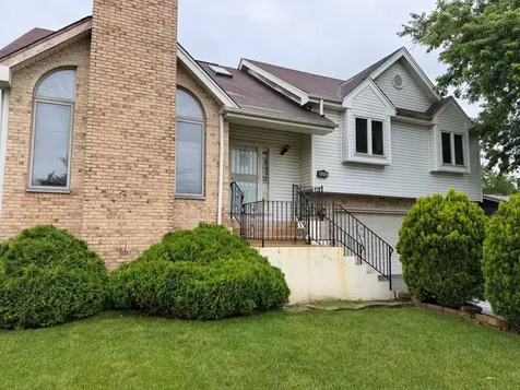 223 South Dante Avenue Glenwood IL 60425